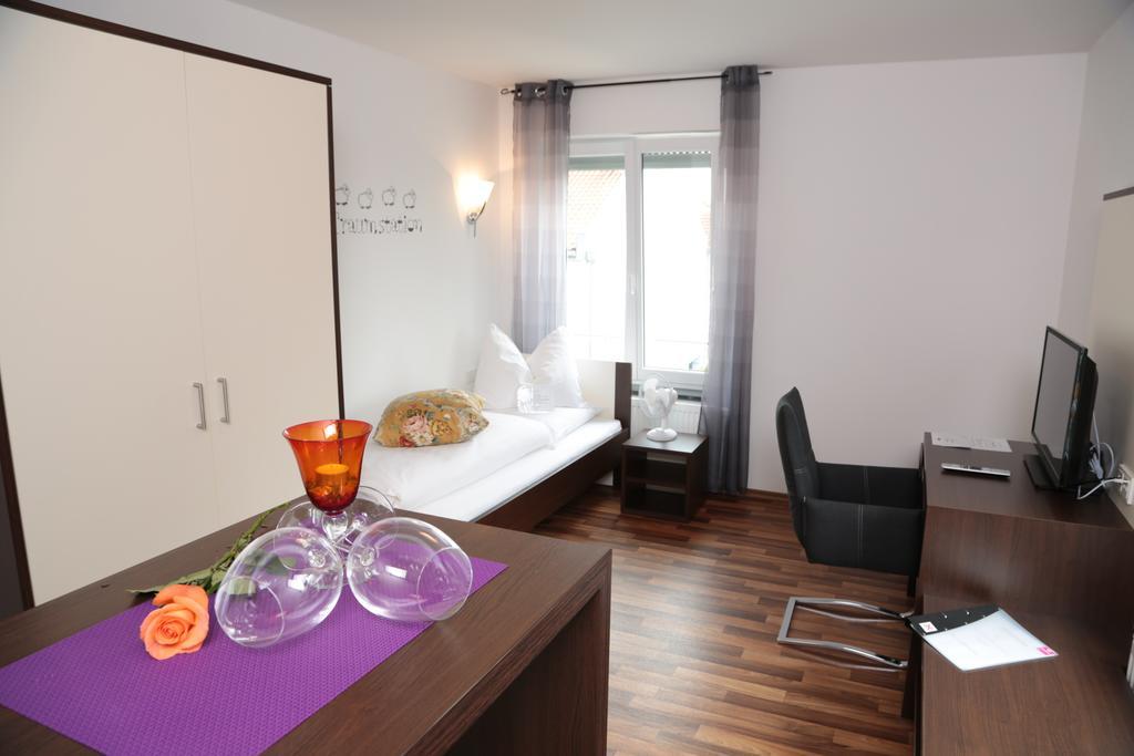 Hotel Am Marktplatz Gangkofen Room photo